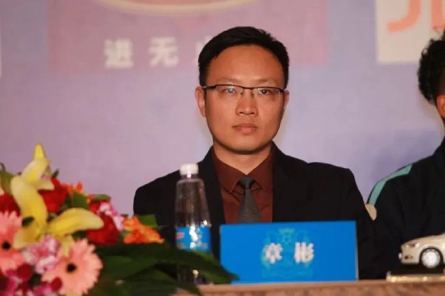 布坎南现年24岁，加拿大人，在场上更多是作为右边锋，也可以出任左边锋或右边后卫。